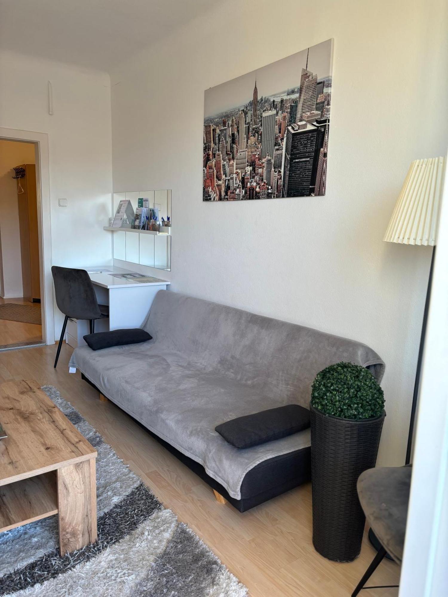 Zum Breyer Bnb City Apartment Baden Bagian luar foto